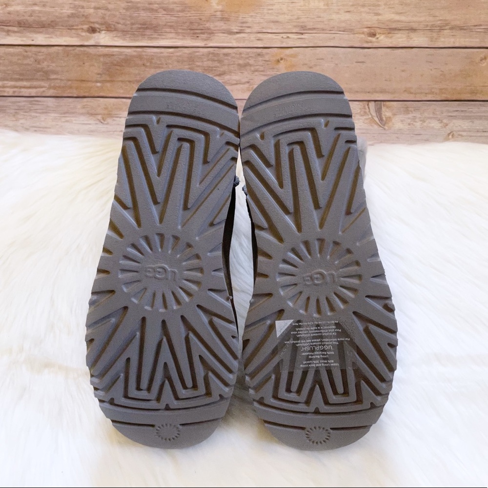 UGG Bailey UGG Metal Graphic Seal Grey Suede Boots - Picture 8 of 9